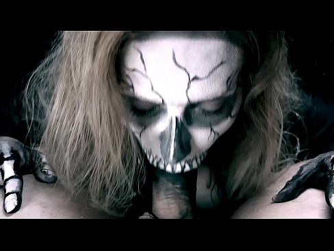 ❤️ Demon girl zuigt pik met haar zwarte mond en slikt sperma. ️ Fucking at us nl.desixxxtube.ru ❤